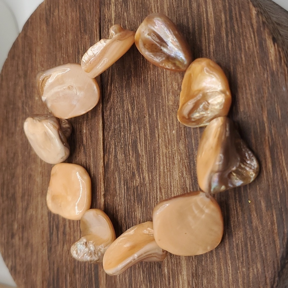 B2417 mother‎ of pearl amber chip bracelet